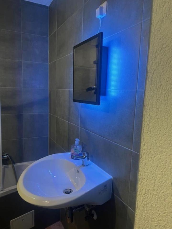Appartement Zum Bahnhof à Zwickau Extérieur photo