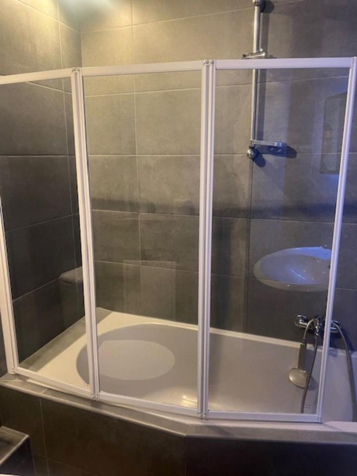 Appartement Zum Bahnhof à Zwickau Extérieur photo